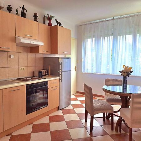 Sunny Center Apartment Split Chambre photo