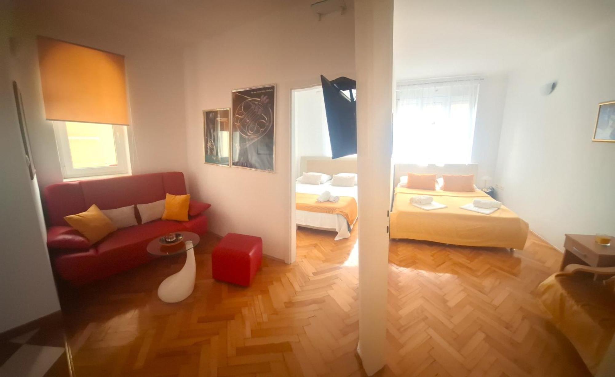 Sunny Center Apartment Split Chambre photo